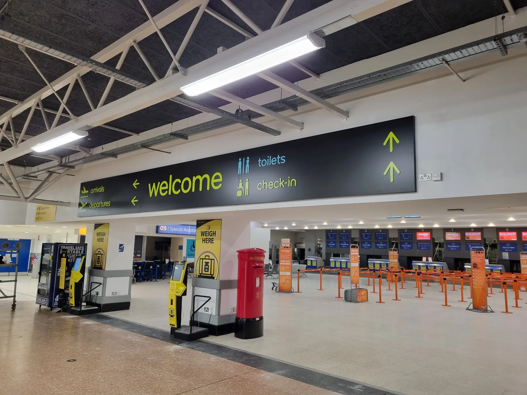 Airport welcome and wayfinding signage